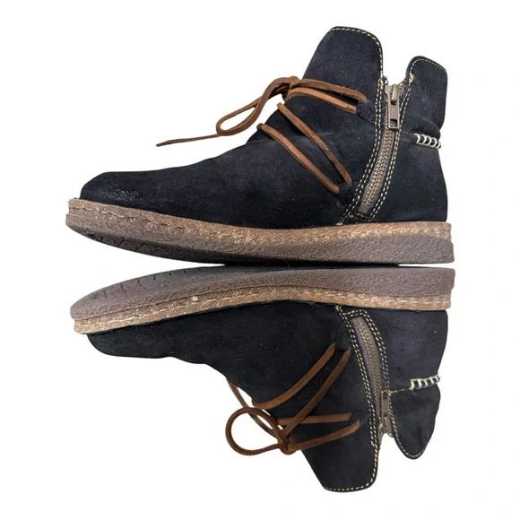 Born Women’s Black Suede Calyn Wedge Chukka Boots Size 8.5 - Picture 5 of 11